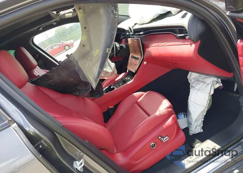 2023 Maserati Grecale Modena из США, поврежденный, VIN ZN682AVM7P7437492